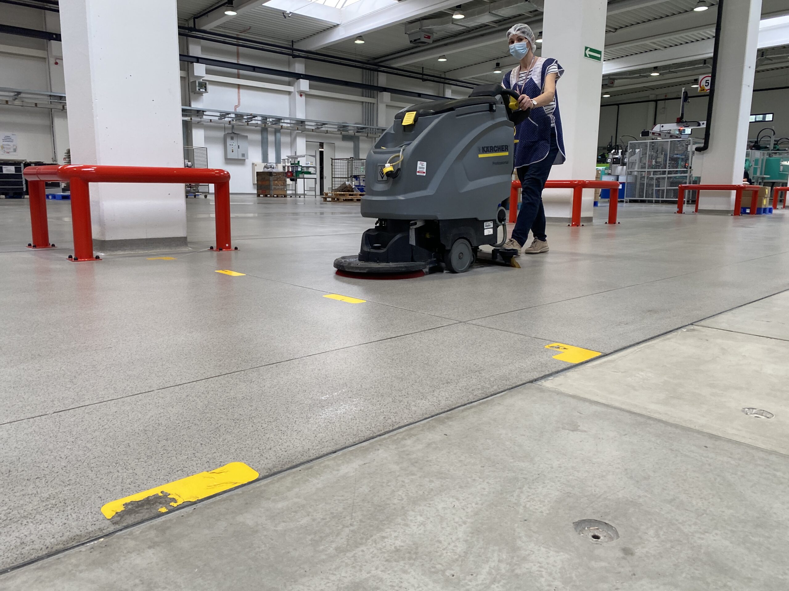 Sprzątanie hal produkcyjnych